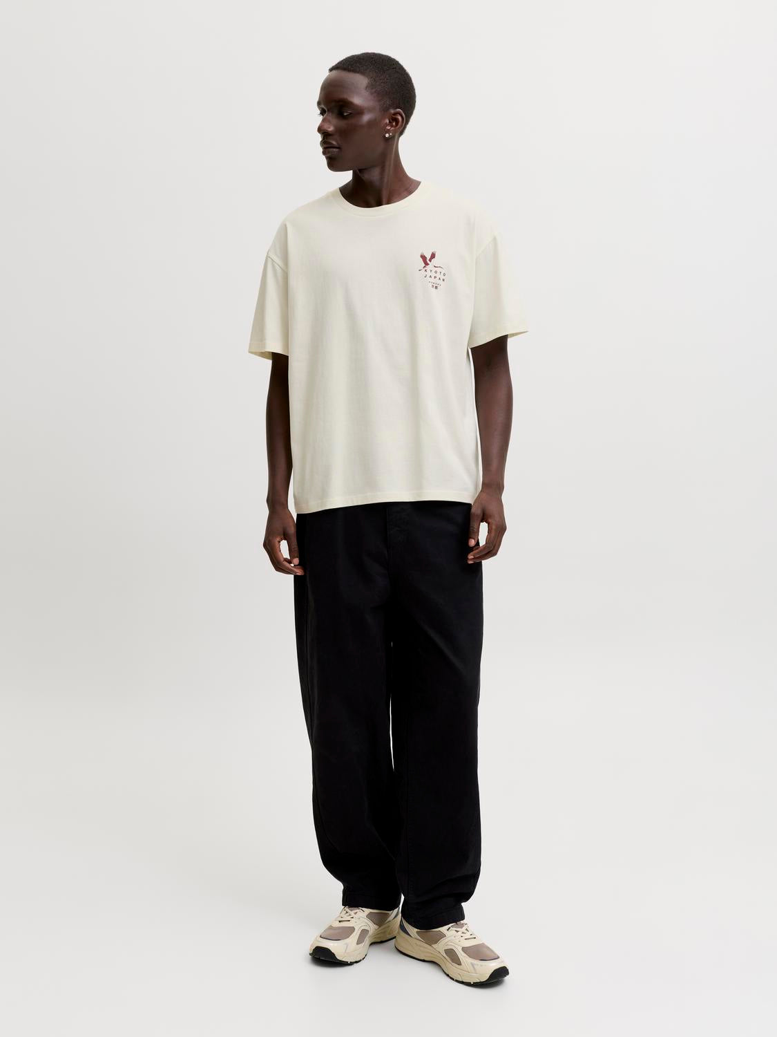 model_shot-front_full